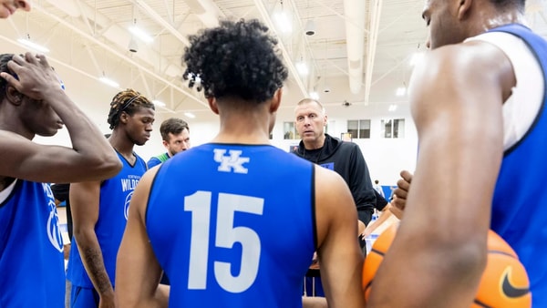 Kentucky basketball practice huddle (Photo via Chet White | UK Athletics)